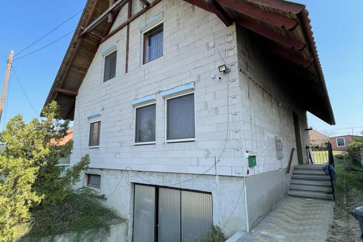Eladó 2011-ben épült családi ház kedvelt környéken