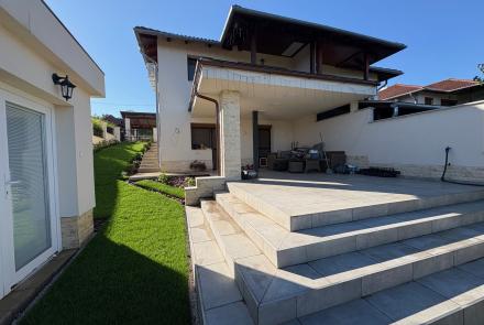 Csodás környezetben, természet közeli igényes ikerház